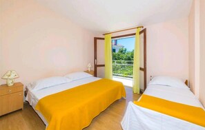 4 soverom, reiseseng for barn, wi-fi (inkludert) og sengetøy