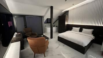 Luxury Room | Premium bedding, individually decorated, individually furnished