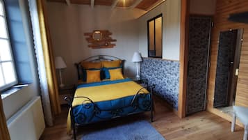 Chambre Double, vue parc, cÎté montagne | Wi-Fi gratuit, draps fournis