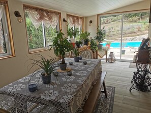 Living area - Domaine des 3 Cyprès Chez Nath & Pat (Fumel)
