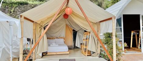 Tenda Kotak | Terrace/patio