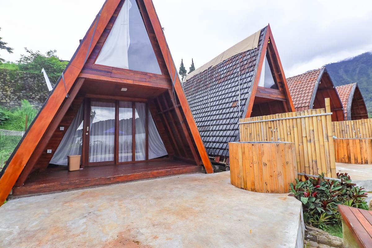 เคบินสำหรับครอบครัว (Rumah Segitiga) | ลานระเบียง/นอกชาน