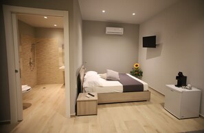 1 quarto, Wi-Fi de cortesia, roupa de cama