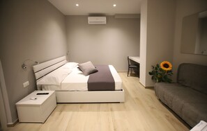 1 quarto, Wi-Fi de cortesia, roupa de cama