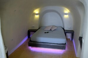 Studio Caldera View Share Jetted Tub | Ropa de cama de alta calidad y caja de seguridad en la habitación 
