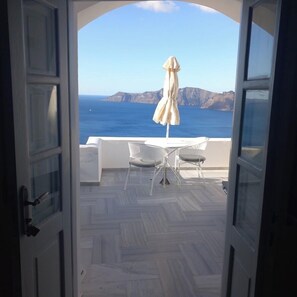 Apartment Caldera View Share Jetted Tub | Balcony