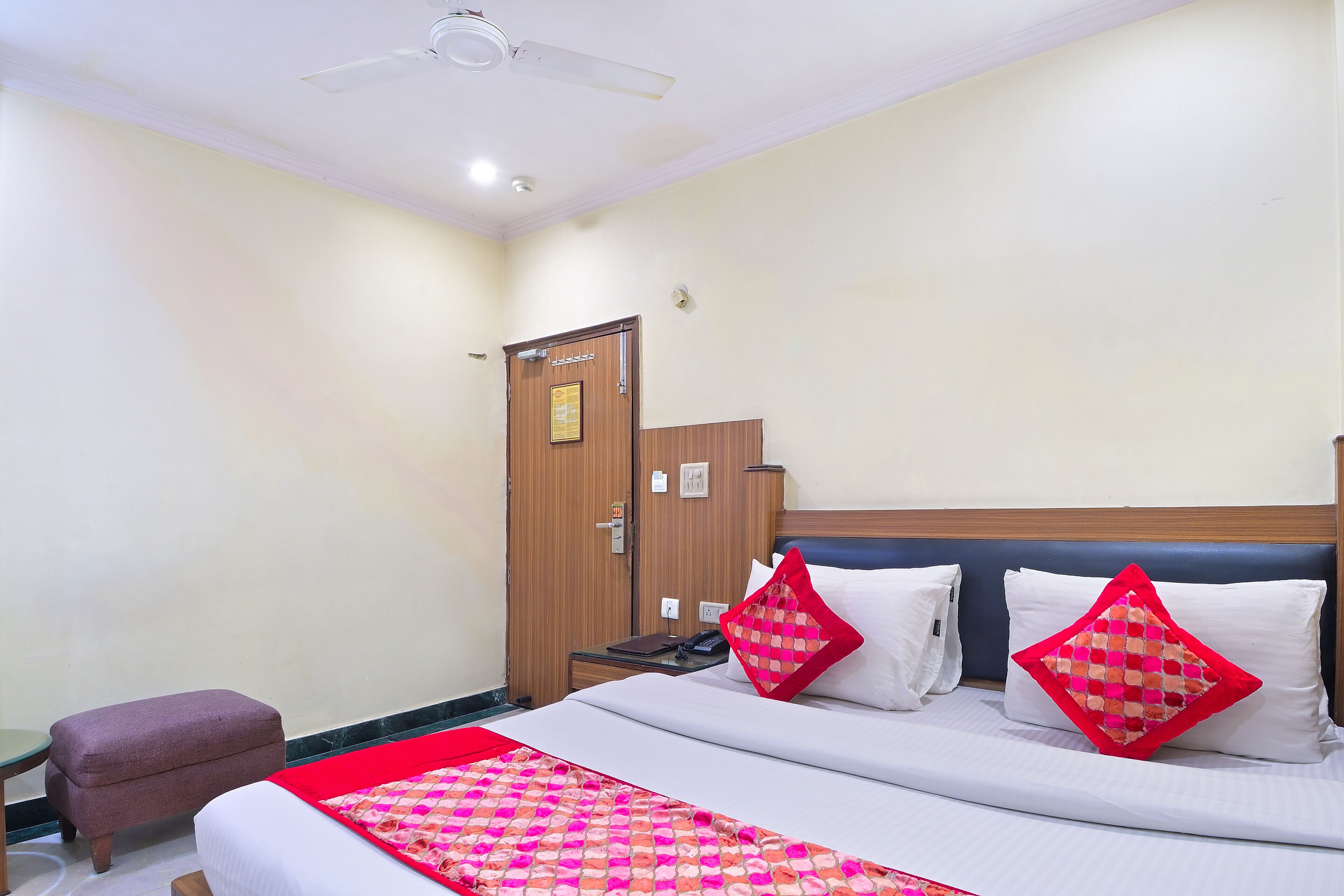 Foto - Hotel Hari Piorko Grand - 2 Min from New Delhi Railway Station