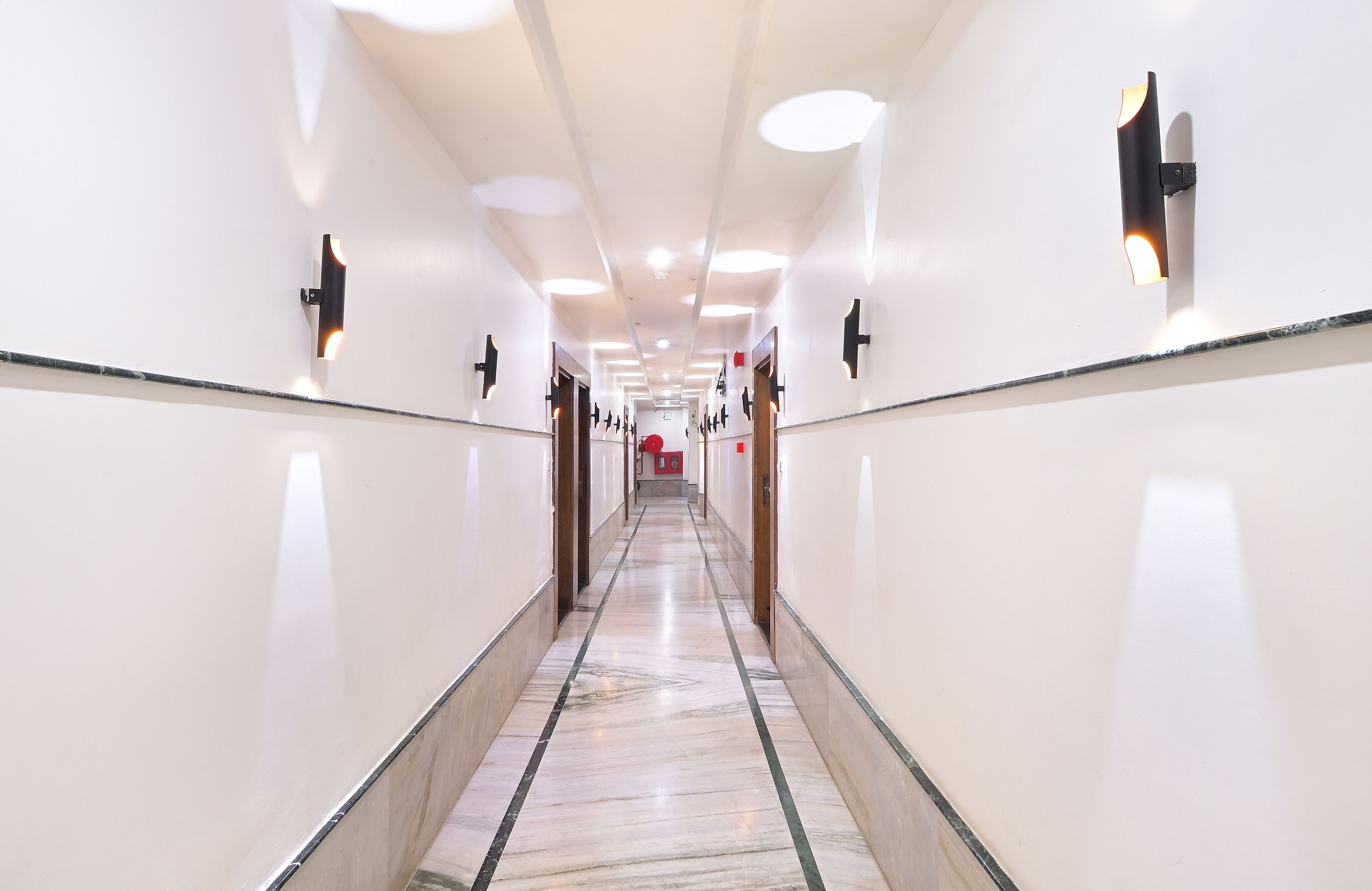 Foto - Hotel Hari Piorko Grand - 2 Min from New Delhi Railway Station