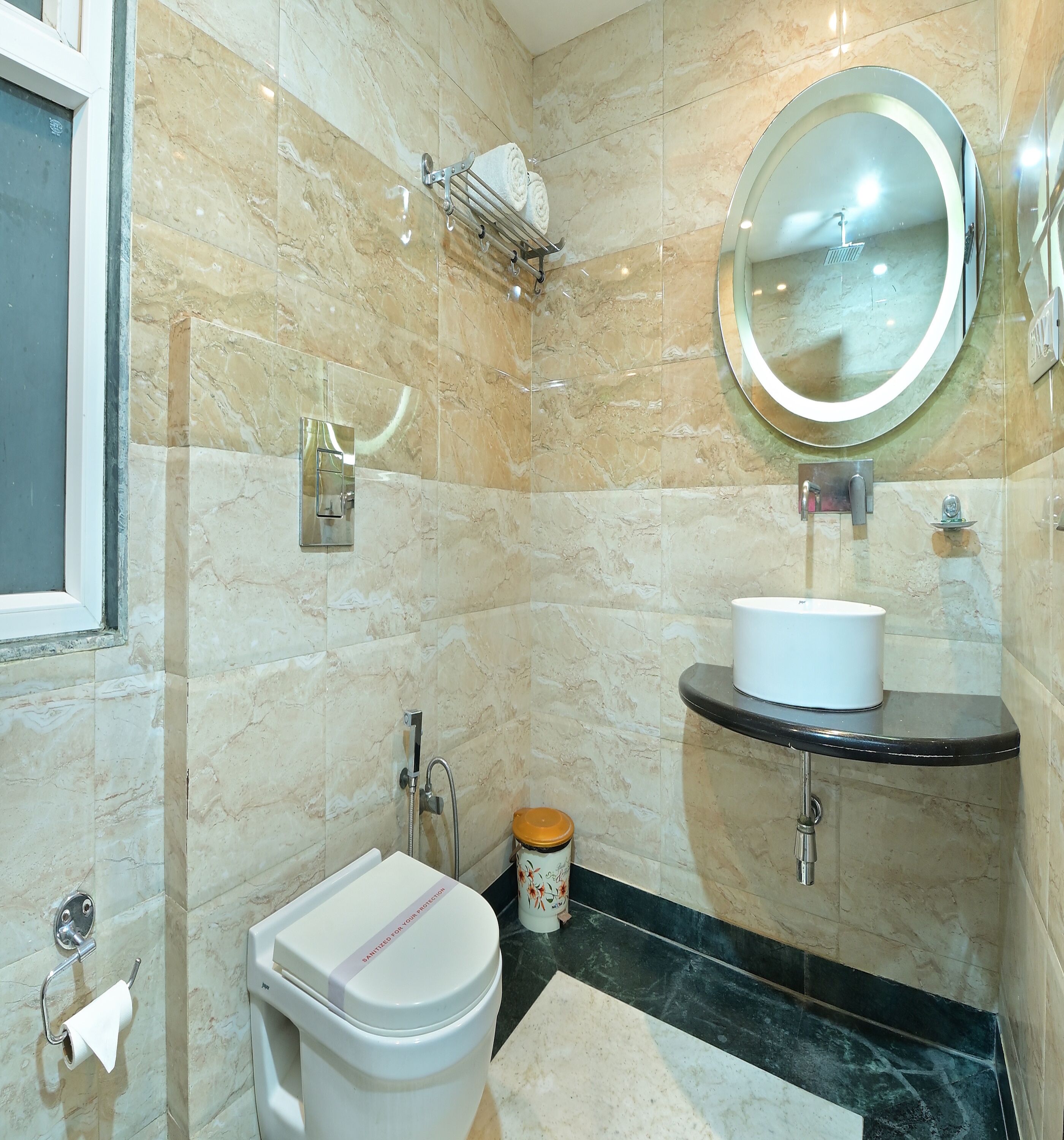 Foto - Hotel Hari Piorko Grand - 2 Min from New Delhi Railway Station