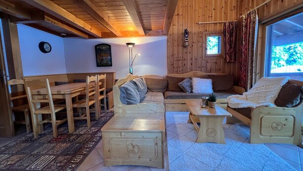 Living area - Charming Quiet Duplex Near Slopes/Shops with Terrace (M éribel)