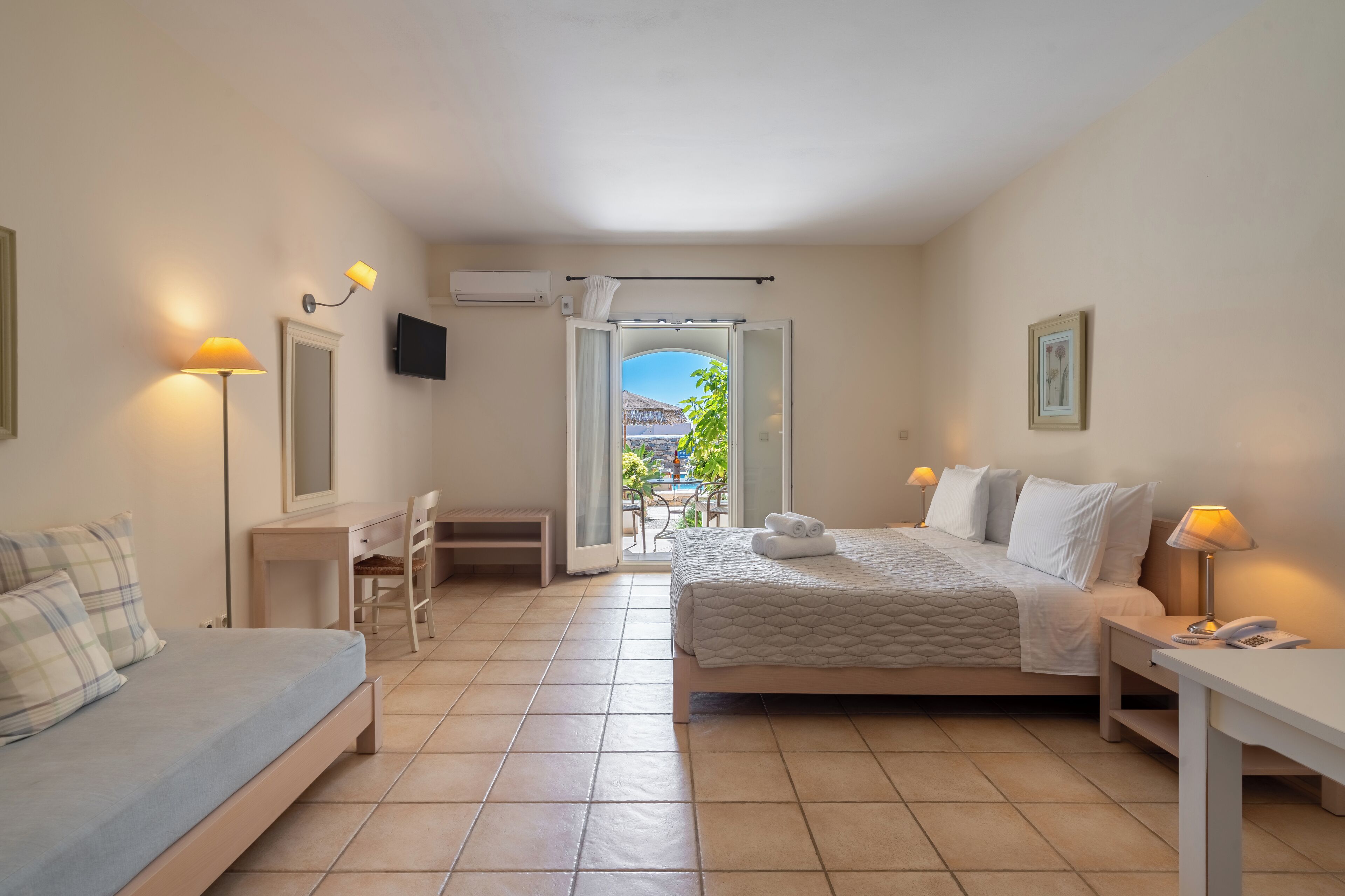 Double/Triple Pool View Room