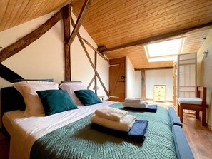 3 chambres, fer et planche à repasser, lit parapluie, Wi-Fi gratuit