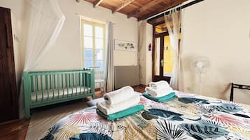 1 chambre, fer et planche à repasser, lit parapluie, Wi-Fi gratuit