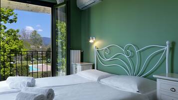 Studio Suite | 1 bedroom, travel crib, free WiFi