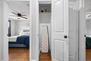 2 habitaciones, tabla de planchar con plancha y wifi gratis 