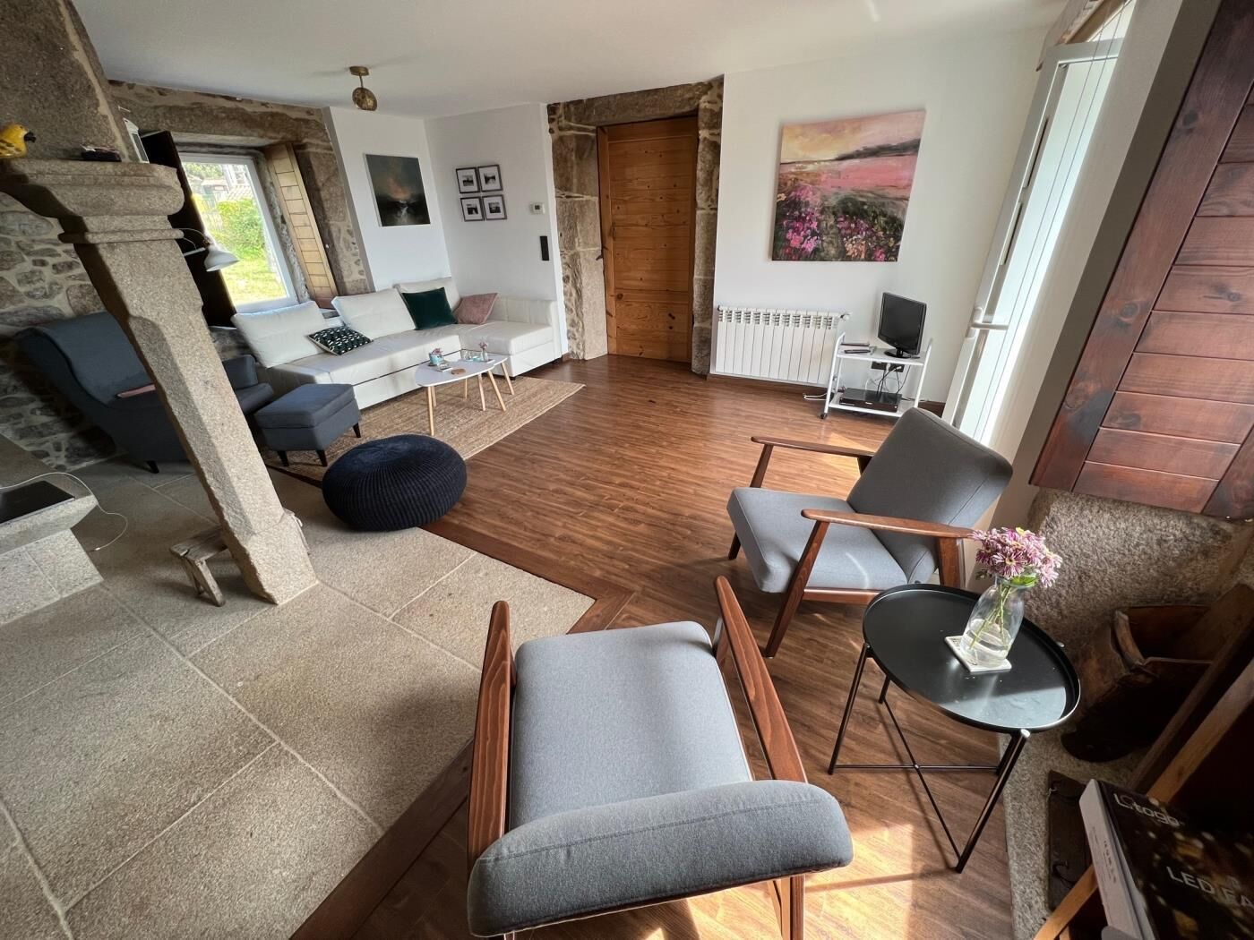 电视、桌上足球、乒乓球