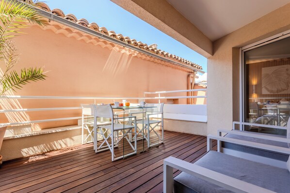 Deluxe Suite, Balcony | Terrace/patio