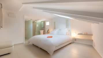 Penthouse panorámico | 1 habitación, caja de seguridad en la habitación y escritorio