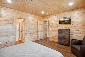 4 chambres, bureau, fer et planche à repasser, accès au Wi-Fi (inclus)