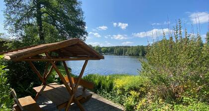 Holiday apartment "Seewohnung" in a holiday home - directly on the lake