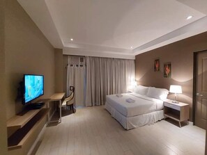 Chambre Double | Bureau, rideaux occultants, fer et planche à repasser, Wi-Fi gratuit