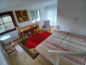 2 chambres, fer et planche à repasser, accès au Wi-Fi (inclus)