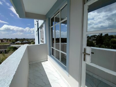 One bedroom Apartment with a view, free wifi & parking