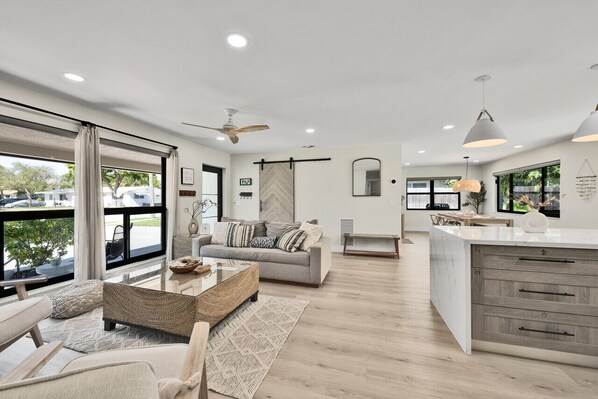 Smart TV, books - Coco Loco Oasis: Boho-Luxe Escape with Saltwater Pool Near Deerfield Beach! (Deerfield Beach)