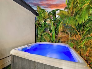 Bain à remous extérieur