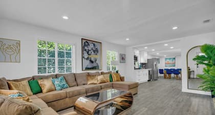 La Pergola Villa | 7 BR | Pool+Hot Tub | Location