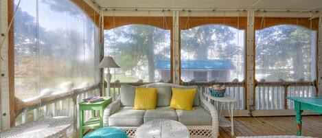 Smart TV, fireplace, DVD player, books