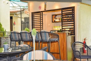 Cocktail bar - Cozy Stead Hotel - Garden House, Gigiri (Nairobi)