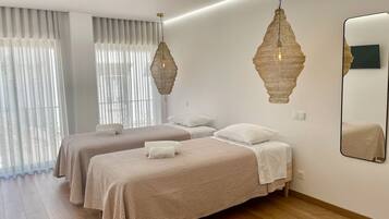 Deluxe Double or Twin Room | Individually decorated, soundproofing, iron/ironing board, free WiFi