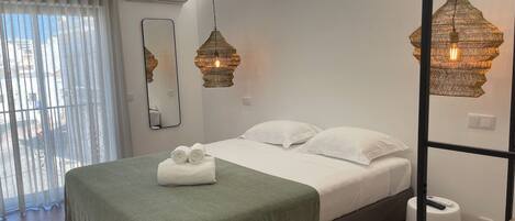 Individuelt dekorert, lydisolert, strykejern/-brett og wi-fi (inkludert)