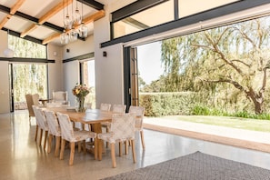 Deluxe Villa, 2 Bedrooms | In-room dining - Taaibosch Collection (Stellenbosch)