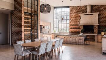 Villa superior, 4 habitaciones | Servicio a la habitación