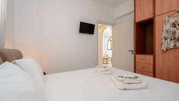 1 chambre, fer et planche Ă  repasser, Wi-Fi gratuit, draps fournis