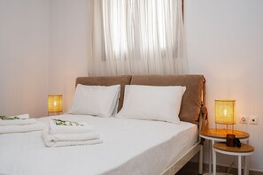 1 bedroom, iron/ironing board, free WiFi, bed sheets - BEACH FRONT ACCOMMODATION IN MIKRI VIGLA BEACH (Naxos, South Aegean)