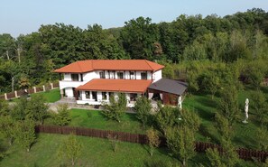 Exterior - Pensiunea Emelys (Bârnova)