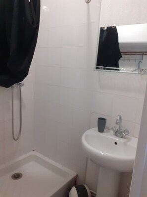 Bathroom - Beautiful Studio near Sacré Coeur (Paris)