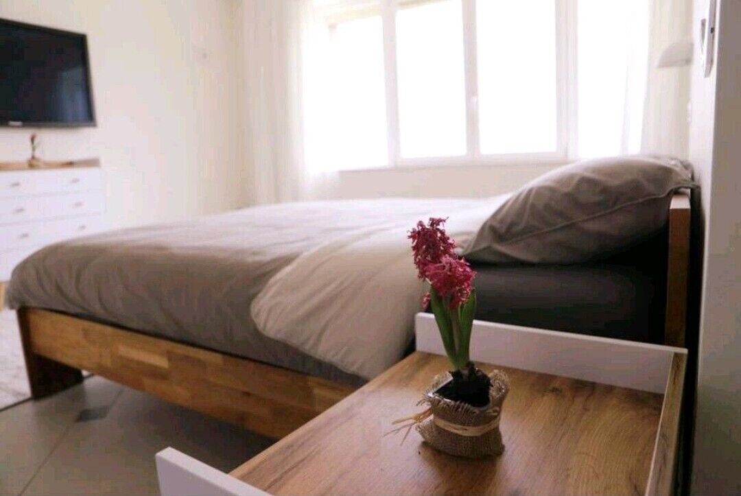 5 bedrooms, WiFi, bed sheets