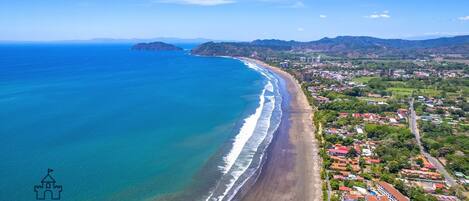 Am Strand, Liegestühle, Strandtücher