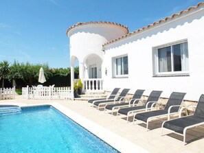 Outdoor pool - Stunning 3 Bed. Villa with private garden and pool. WIFI/air con. Great Location (Les Tres Cales)