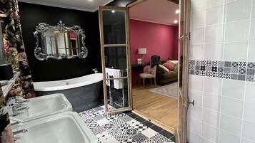 Deluxe Room, Super King Chambre 3 | Badeværelse | Gratis toiletartikler, hårtørrer, håndklæder, Sæbe