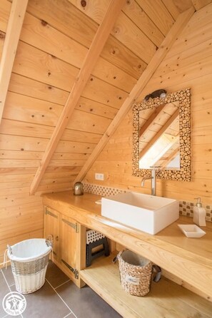 Bathtub
