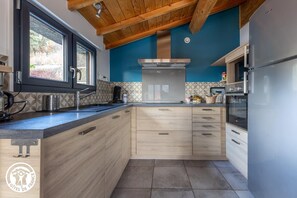 Fridge, microwave, oven, dishwasher - Le Fromenta - Chambon SUR LAC (CHAMBON SUR LAC)