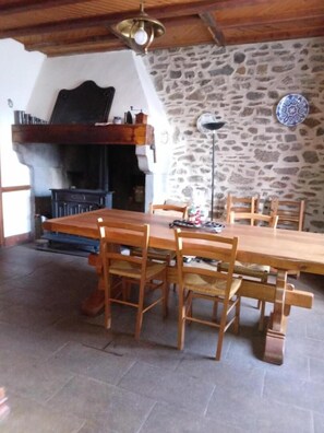 Dining - Les Pauses - Puy-saint-gulmier (PUY SAINT GULMIER)