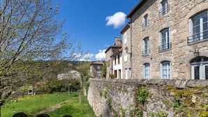 Property grounds - Laurency - Viverols - Gîte (VIVEROLS)