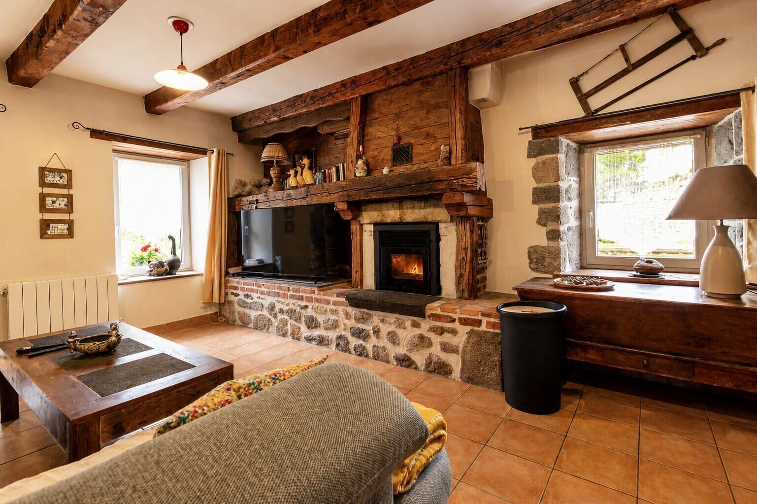 TV, fireplace