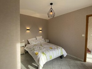 4 bedrooms, free WiFi